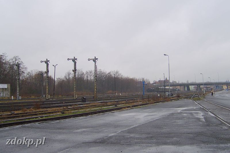 2008-01-21.62_wolsztyn-stacja.JPG - stacja Wolsztyn - semafory wyjazdowe w kierunku Leszna, Nowej Soli i Grodziska Wlkp.  2008-01-21  