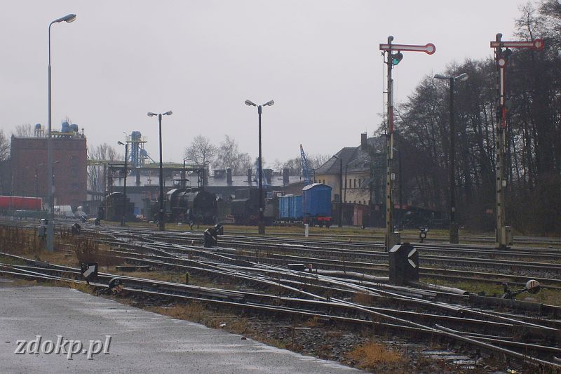 2008-01-21.64_wolsztyn-stacja-parowozownia.JPG - stacja Wolsztyn - widok na parowozowni  2008-01-21  