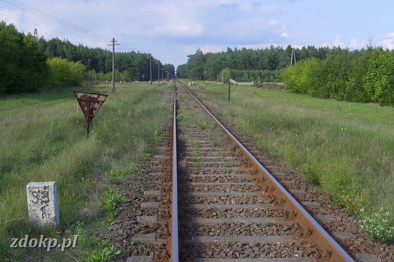 2008-08-26.251b_lubnia,kier_koscierzyna,33.1km.JPG - Lubnia, widok w kierunku Lipusza (pozostae fotki   stacji Lubnia   w dziale    infrastruktury  ) 