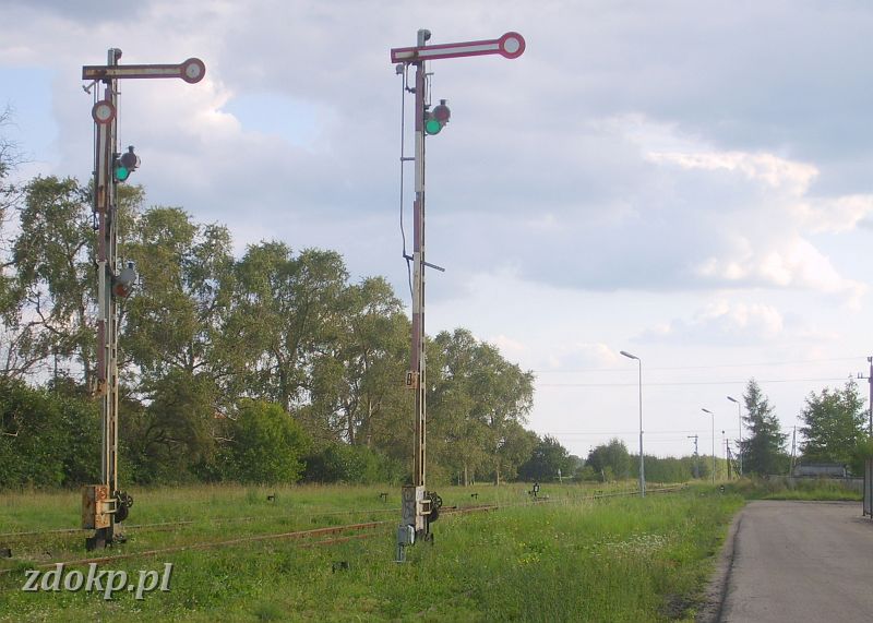 2008-08-26.424a_brusy,C2,B1,tor2.JPG - stacja Brusy, semafory wyjazdowe w kierunku Chojnic (pozostae fotki   stacji Brusy   w dziale    infrastruktury  ) 